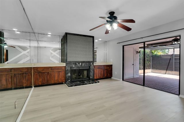 15217 W POND WOODS DRIVE, Tampa, FL 33618
