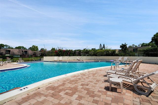 15217 W POND WOODS DRIVE, Tampa, FL 33618