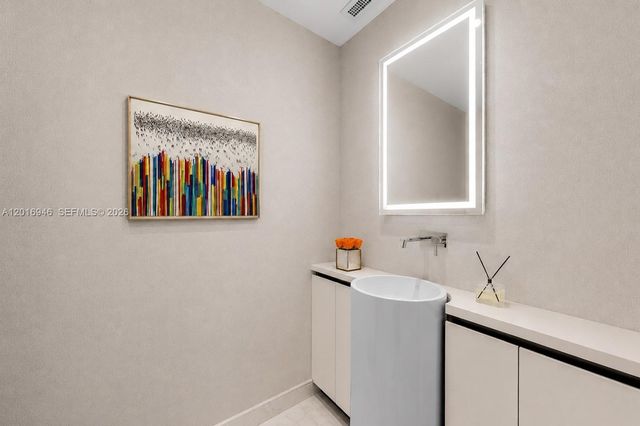 10201 Collins Ave 1806, Bal Harbour, FL 33154