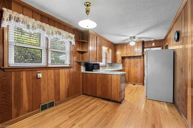 104 Azalea Drive, Winston-salem, NC 27105