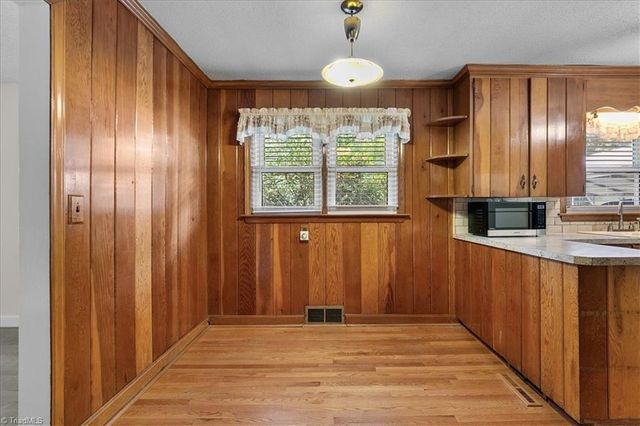 104 Azalea Drive, Winston-salem, NC 27105