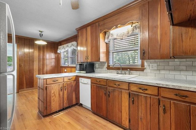104 Azalea Drive, Winston-salem, NC 27105