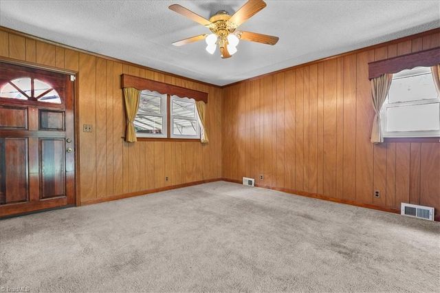 104 Azalea Drive, Winston-salem, NC 27105