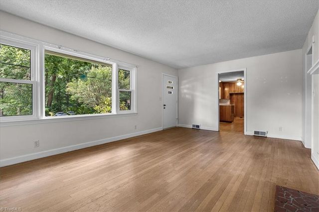 104 Azalea Drive, Winston-salem, NC 27105