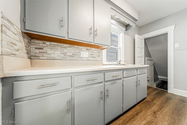 703 E River Street, Elyria, OH 44035