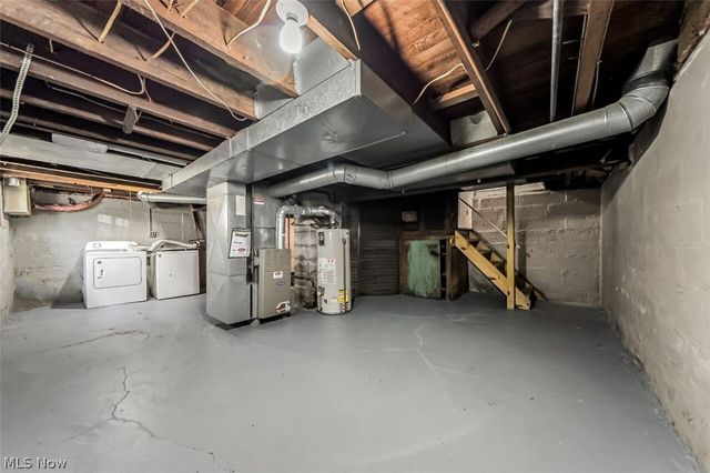 703 E River Street, Elyria, OH 44035