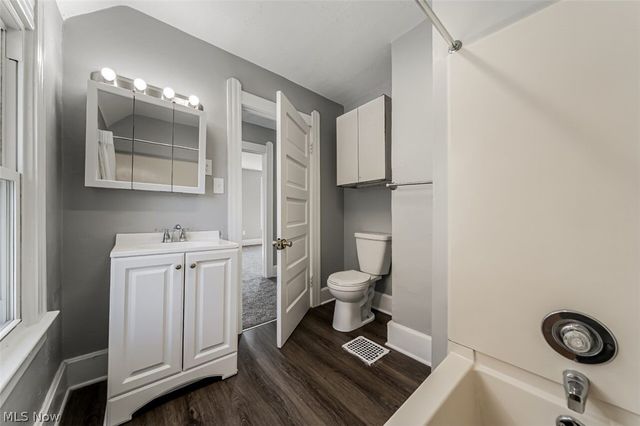 703 E River Street, Elyria, OH 44035