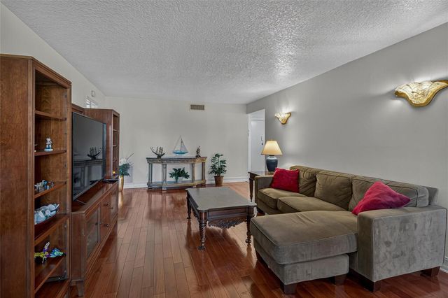 4702 Fountains Drive S 205, Lake Worth, FL 33467