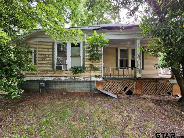 823 W Louisiana, Palestine, TX 75801
