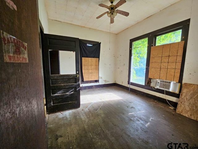 823 W Louisiana, Palestine, TX 75801