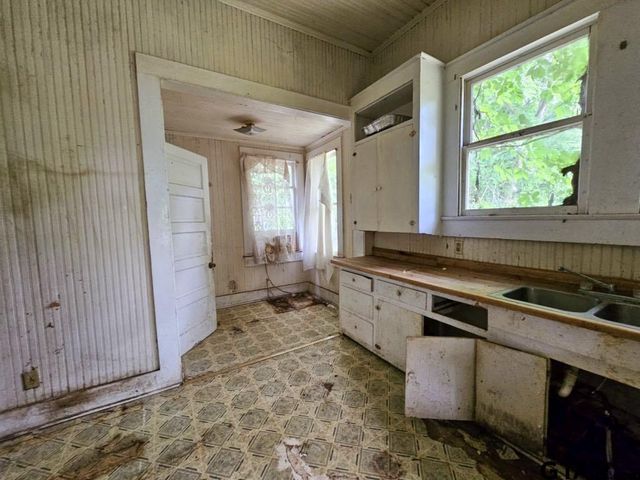 823 W Louisiana, Palestine, TX 75801