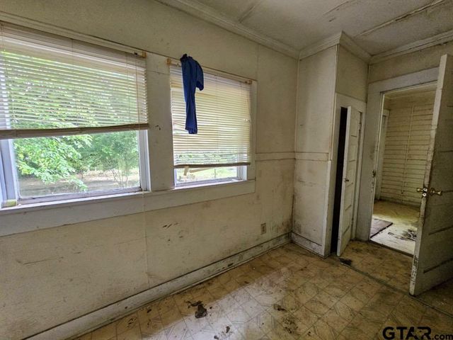 823 W Louisiana, Palestine, TX 75801