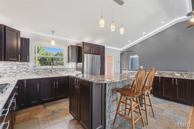 4657 Skyridge Court, St Louis, MO 63128