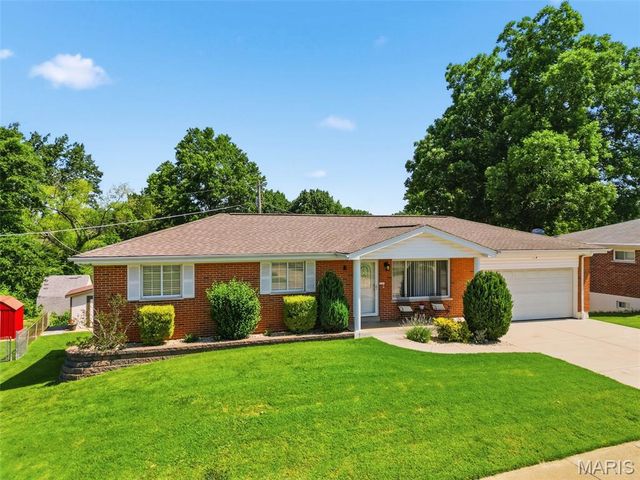 4657 Skyridge Court, St Louis, MO 63128
