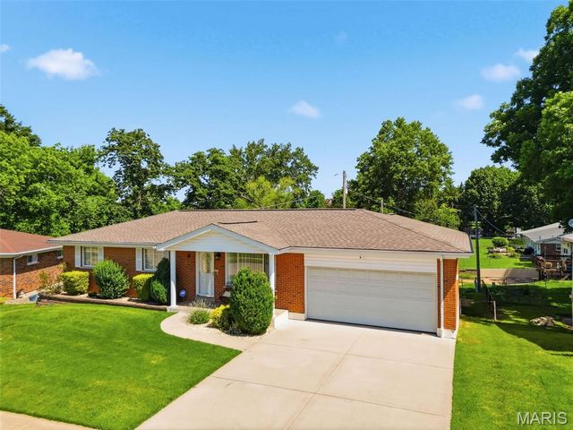 4657 Skyridge Court, St Louis, MO 63128
