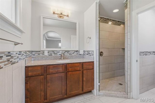 4657 Skyridge Court, St Louis, MO 63128