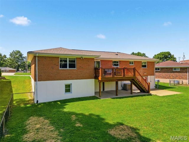 4657 Skyridge Court, St Louis, MO 63128