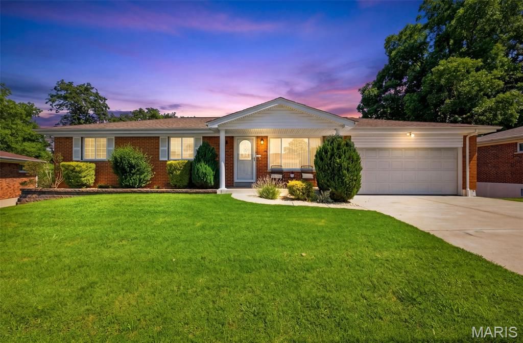 4657 Skyridge Court, St Louis, MO 63128