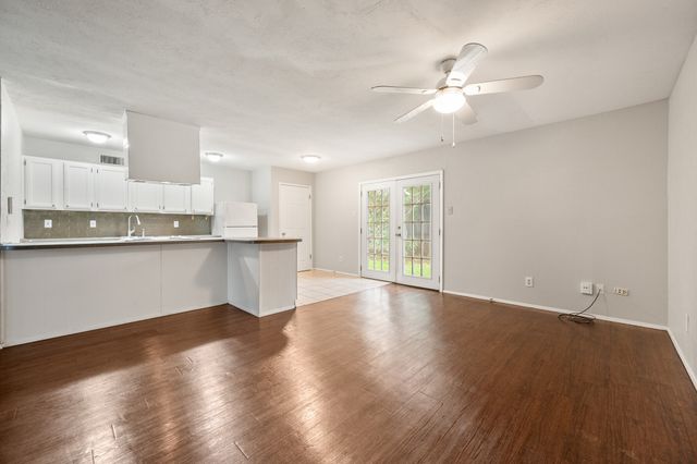 6606 Greenfield Drive, Arlington, TX 76016