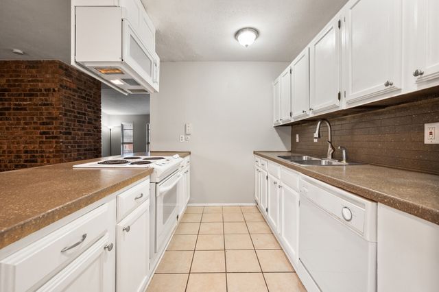 6606 Greenfield Drive, Arlington, TX 76016