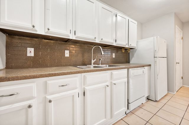 6606 Greenfield Drive, Arlington, TX 76016