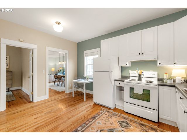522 Ne SUMNER St, Portland, OR 97211