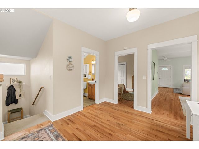 522 Ne SUMNER St, Portland, OR 97211