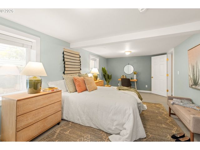 522 Ne SUMNER St, Portland, OR 97211
