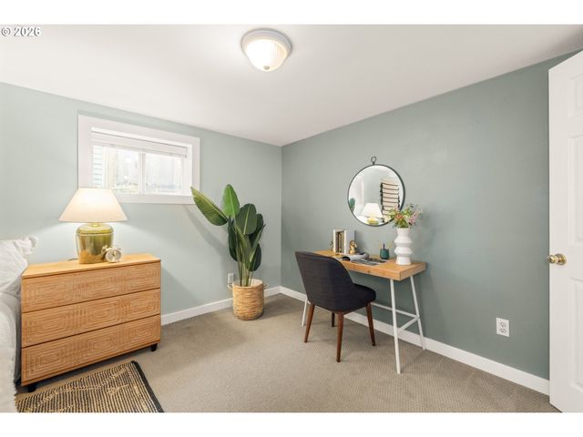 522 Ne SUMNER St, Portland, OR 97211