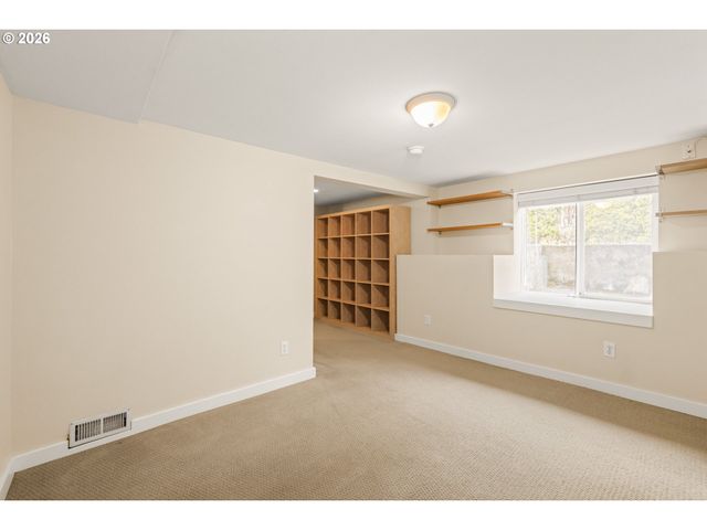 522 Ne SUMNER St, Portland, OR 97211