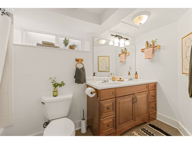 522 Ne SUMNER St, Portland, OR 97211