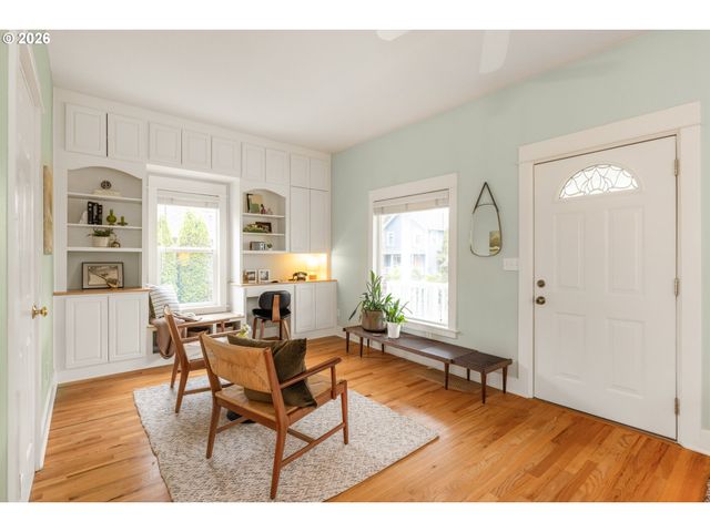 522 Ne SUMNER St, Portland, OR 97211