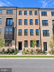 42643 DARALA DR, Ashburn, VA 20147