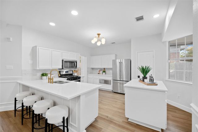 2900 Phoenix WAY, Round Rock, TX 78665