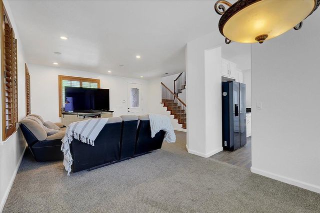 1670 Guildford Way, Plumas Lake, CA 95961