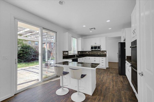 1670 Guildford Way, Plumas Lake, CA 95961