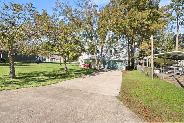 70 Rustling Oaks Street, Coldspring, TX 77331