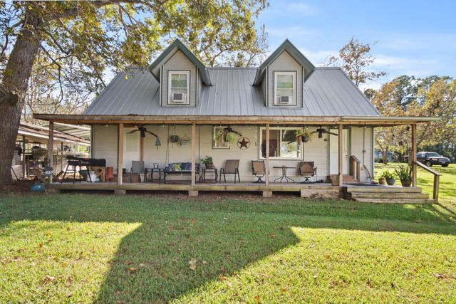 70 Rustling Oaks Street, Coldspring, TX 77331