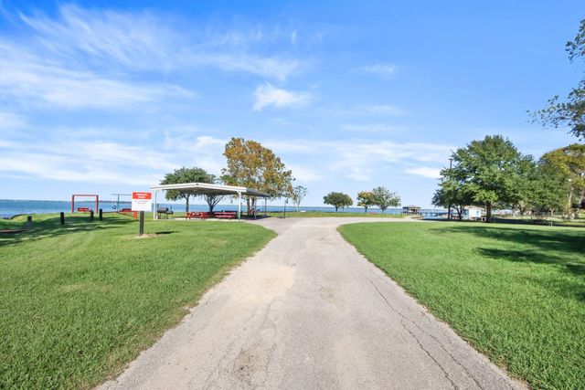 70 Rustling Oaks Street, Coldspring, TX 77331