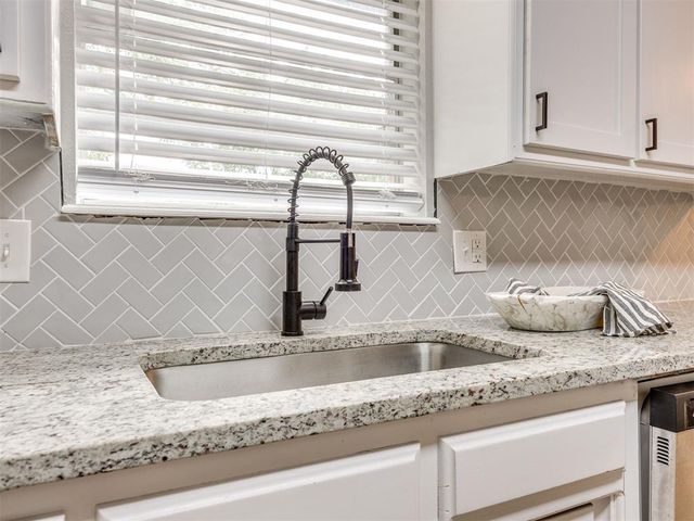 1005 Mary Lee Lane, Edmond, OK 73034