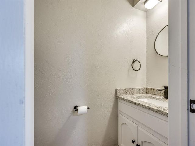 1005 Mary Lee Lane, Edmond, OK 73034