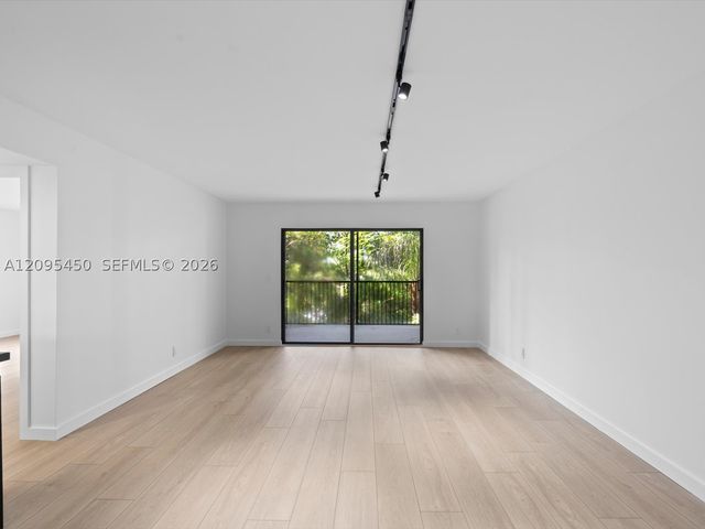 2200 S Cypress Bend Dr 303, Pompano Beach, FL 33069