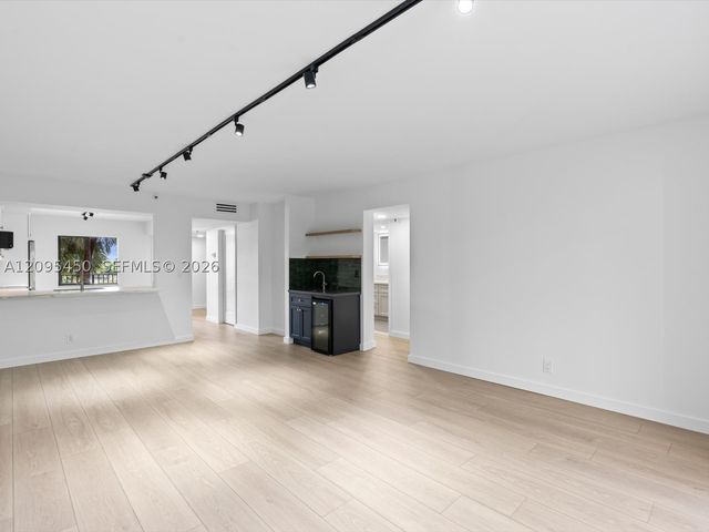 2200 S Cypress Bend Dr 303, Pompano Beach, FL 33069