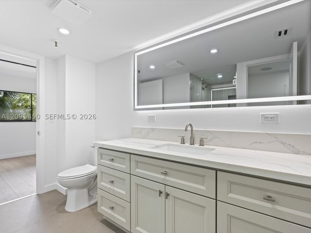 2200 S Cypress Bend Dr 303, Pompano Beach, FL 33069
