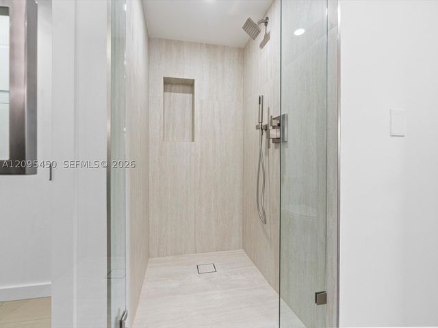 2200 S Cypress Bend Dr 303, Pompano Beach, FL 33069