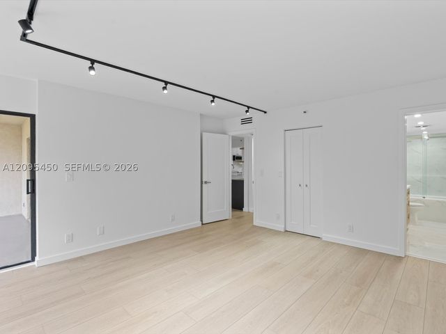 2200 S Cypress Bend Dr 303, Pompano Beach, FL 33069