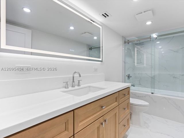 2200 S Cypress Bend Dr 303, Pompano Beach, FL 33069