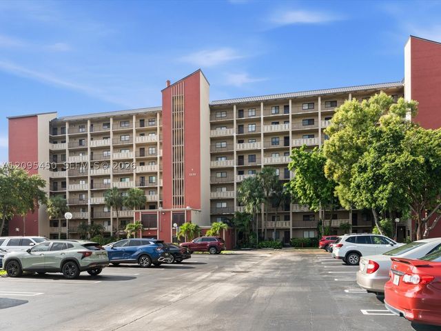2200 S Cypress Bend Dr 303, Pompano Beach, FL 33069