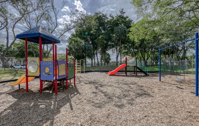 2200 S Cypress Bend Dr 303, Pompano Beach, FL 33069