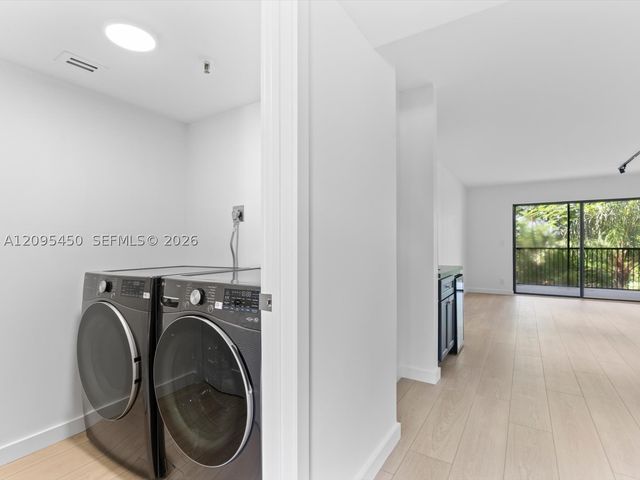 2200 S Cypress Bend Dr 303, Pompano Beach, FL 33069